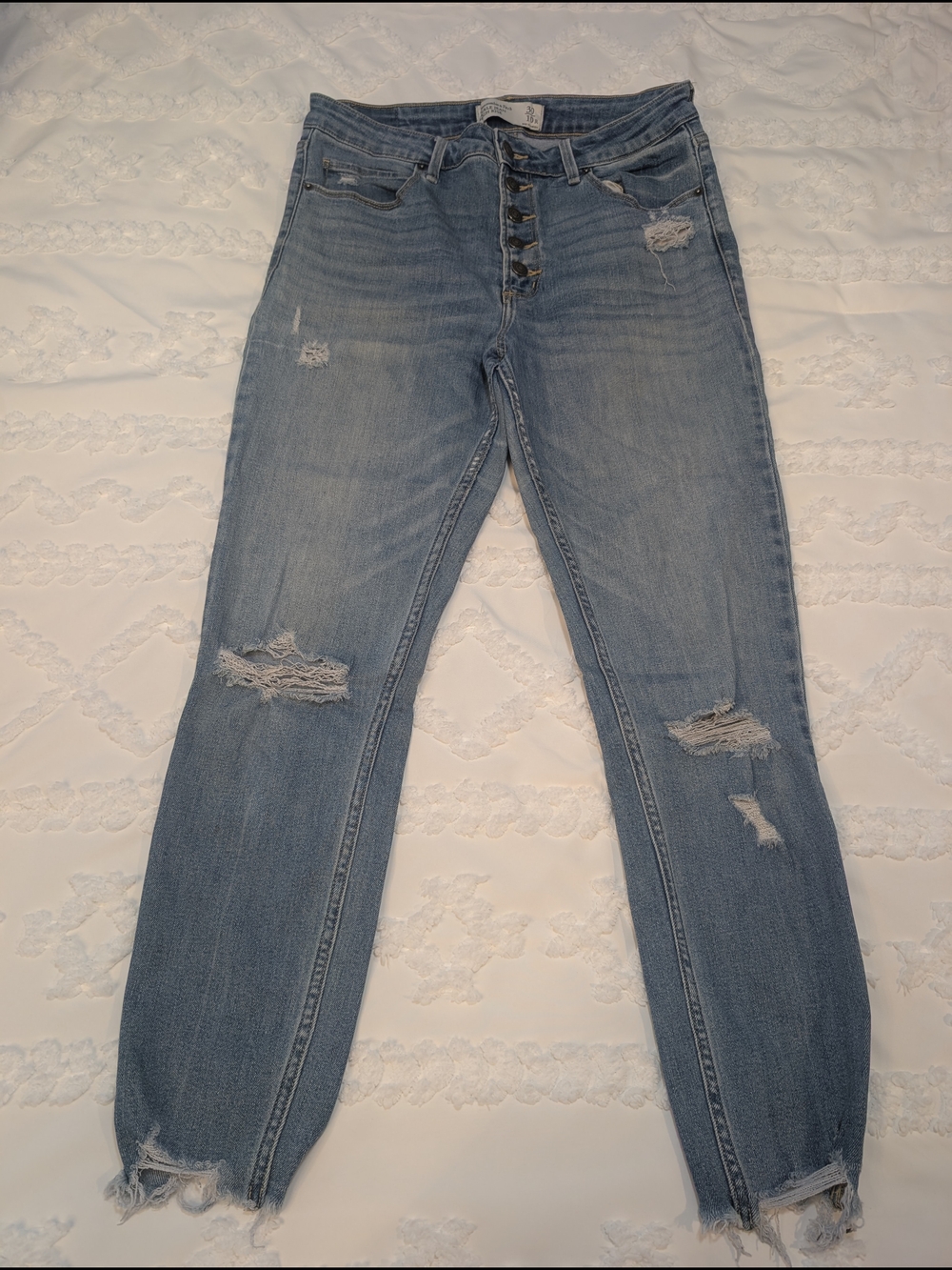 Abercrombie & Fitch Light Blue Distressed High-Rise Jeans Size 10R